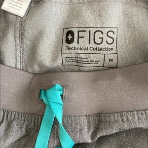Figs cargo scrub pants in graphite